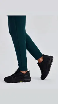 حذاء رياضي شبابي أسود - سكيتشرز (Skechers)