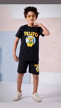 طقم صيفي للأطفال بطبعة بلوتو (Pluto)
