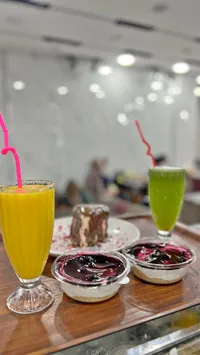 عصير مانجو طازج