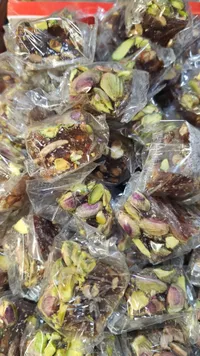 حلقوم بالفستق والشوكولاتة