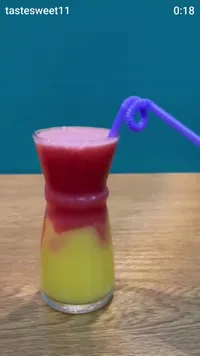 كوكتيل فواكه طبيعي بطبقات