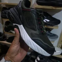 حذاء رياضي Skechers