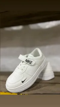 حذاء نايك أبيض للأطفال - Nike