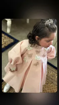 فستان أميرة للأطفال مزين بالفراشات