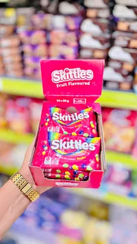 حلوى سكيتلز بالفواكه (Skittles)