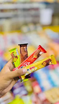 أصابع ويفر بالشوكولاتة والمكسرات - مستر بايت سناب (Mr. Bite)