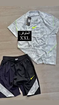 طقم ملابس رياضية - نايكي (Nike)