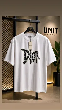تيشيرت بشعار ديور (Dior)