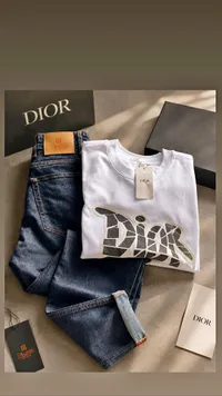 تيشيرت وجينز - ديور (Dior)