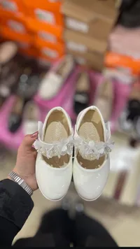 حذاء أطفال رسمي مزين بالورود - فاشن (Fashion)