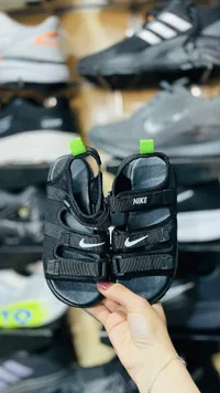 صندل رياضي للأطفال - نايكي (Nike)