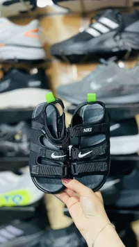صندل رياضي للأطفال - نايكي (Nike)