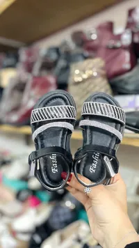 صندل بناتي مرصع بالكريستال - فاشن (Fashion)