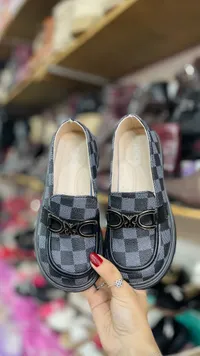 حذاء أطفال كاجوال بنقشة مربعات