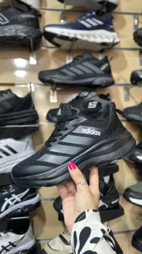 حذاء رياضي شبابي أسود - أديداس (Adidas)