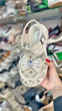 صندل بناتي أنيق مزين بفيونكة - فاشن (Fashion)
