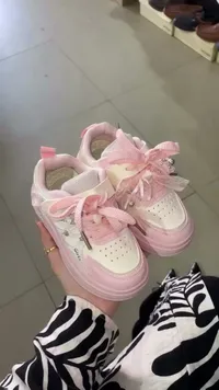 حذاء رياضي للبنات
