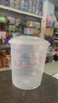 دلو بلاستيكي شفاف مع غطاء ومقابض