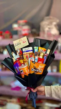 باقة هدايا الحلويات والشوكولاتة الفاخرة