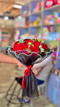 باقة ورد أحمر مخملي فاخرة