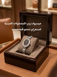 ساعة يد نسائية فضية بتصميم كلاسيكي