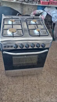فرن غاز مع سطح بوتاجاز (بدون علامة تجارية واضحة)